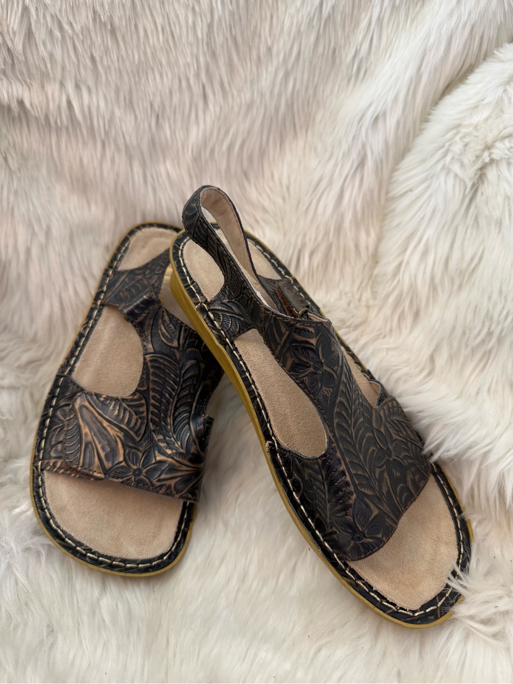 Alegria Black Tooled Floral Leather Slingback Sandals Women Size 7-7.5